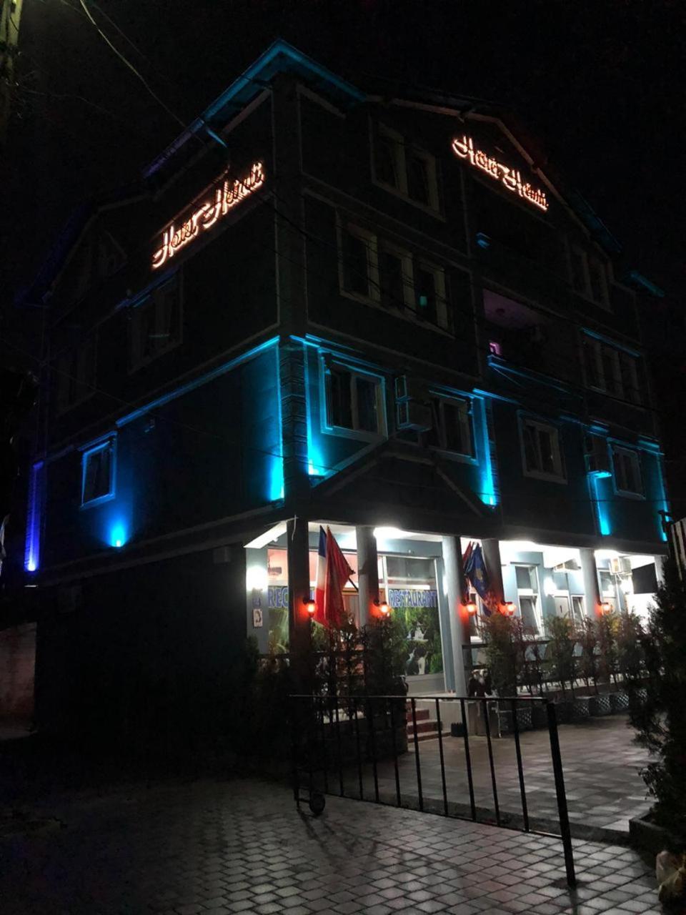 Hotel Heimli Pristina Exterior photo